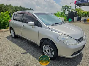 Nissan Tiida 2009 Silver