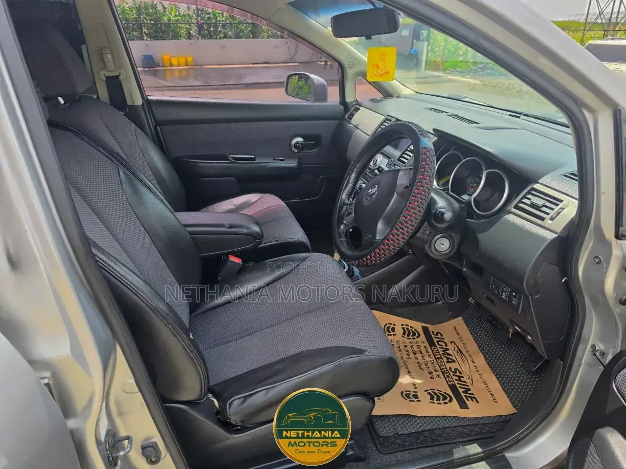 Nissan Tiida 2009 Silver