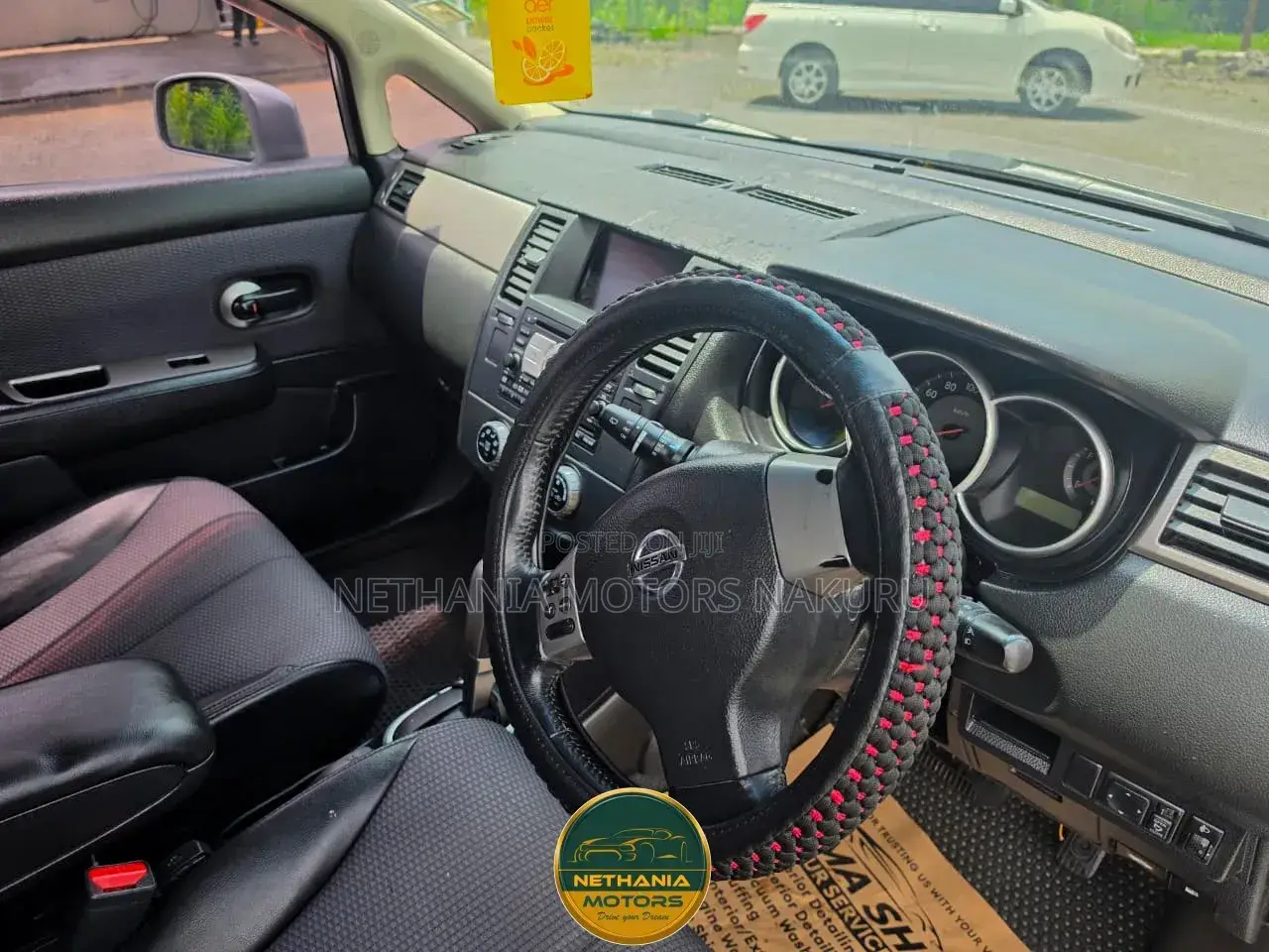 Nissan Tiida 2009 Silver