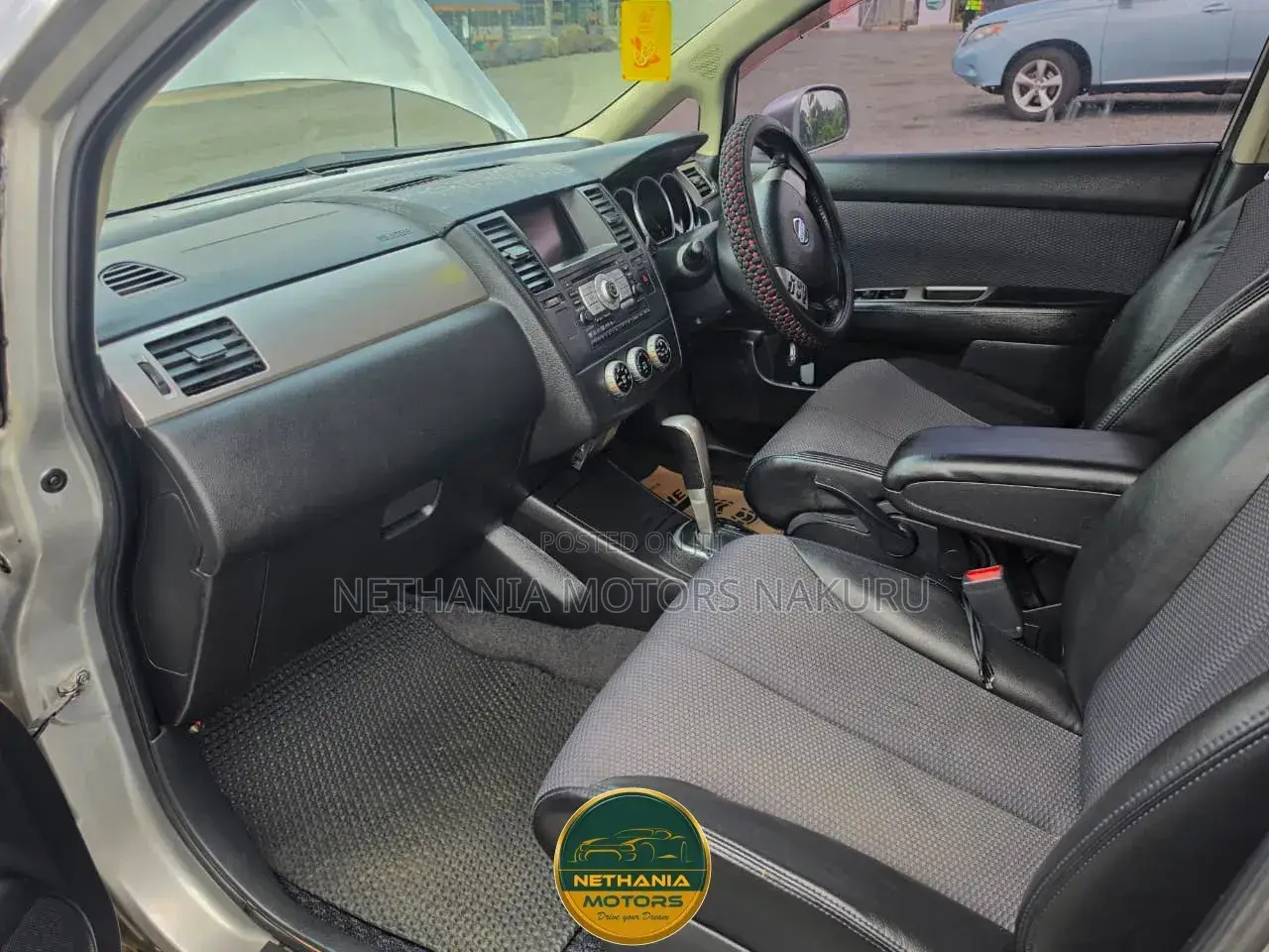 Nissan Tiida 2009 Silver