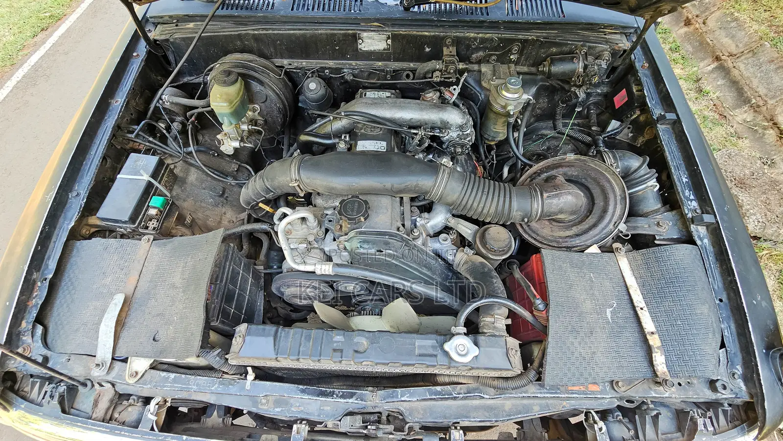 Toyota Hilux Surf 3.0DT 2000 Black