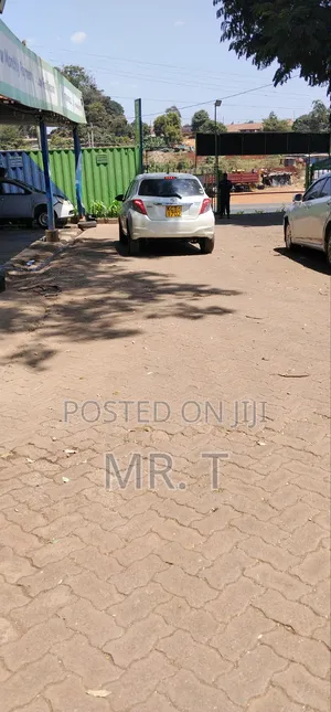 Toyota Vitz 2012 White