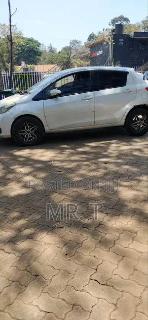 Toyota Vitz 2012 White