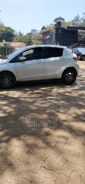Toyota Vitz 2012 White