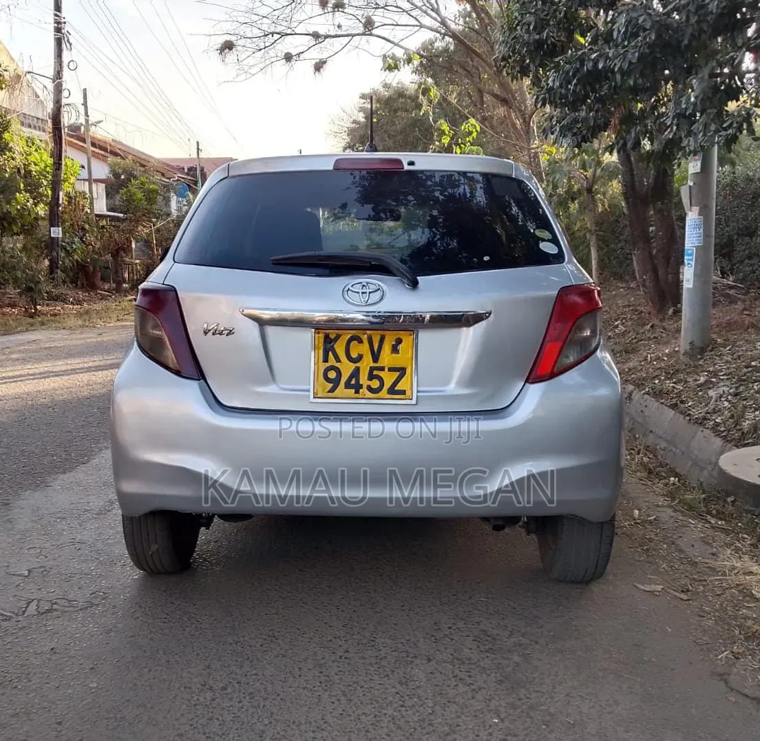 Toyota Vitz 2012 Gray