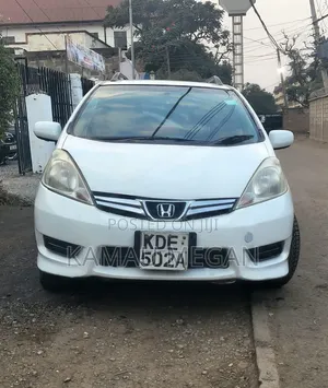 Honda Fit Shuttle 2014 Off white