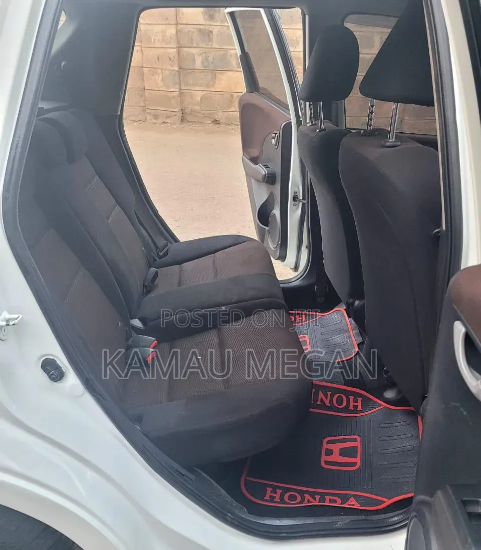 Honda Fit Shuttle 2014 Off white