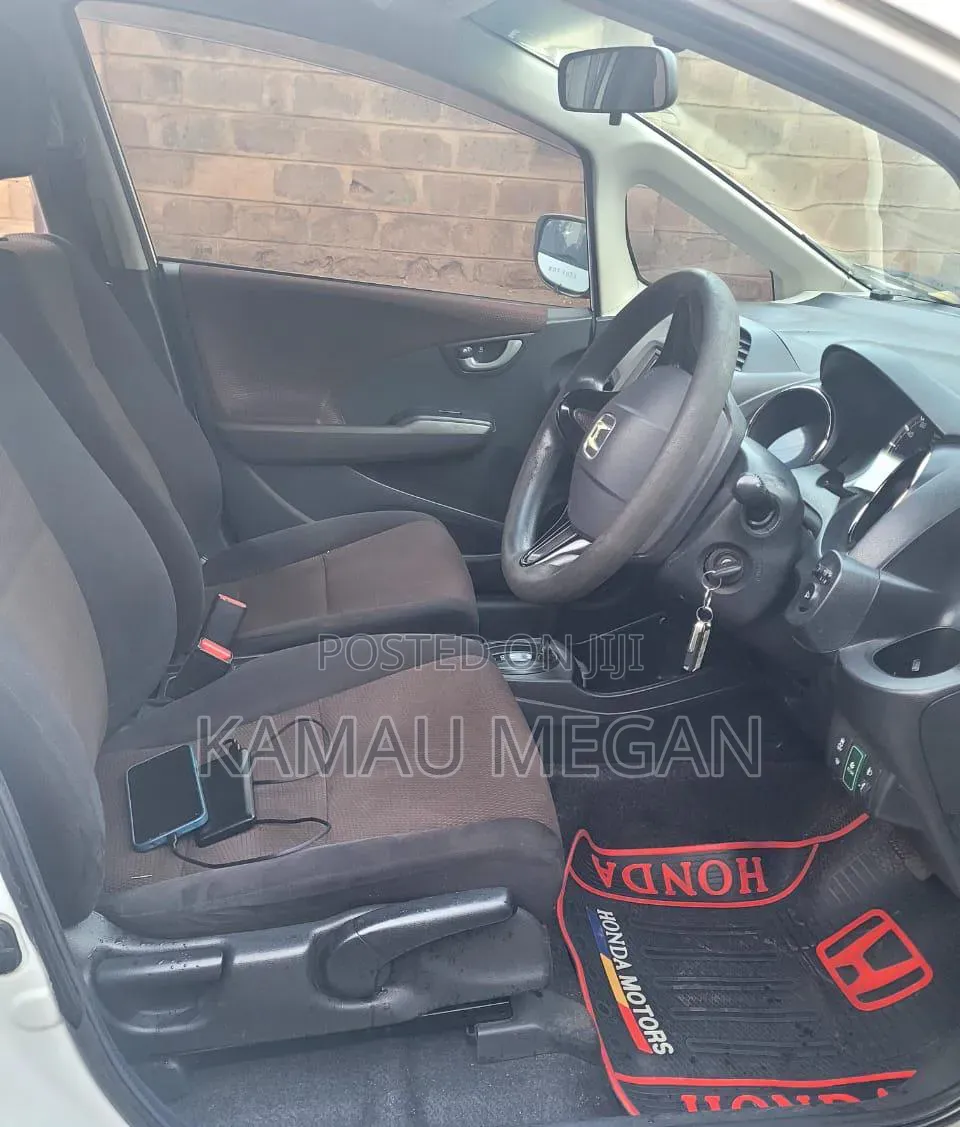 Honda Fit Shuttle 2014 Off white