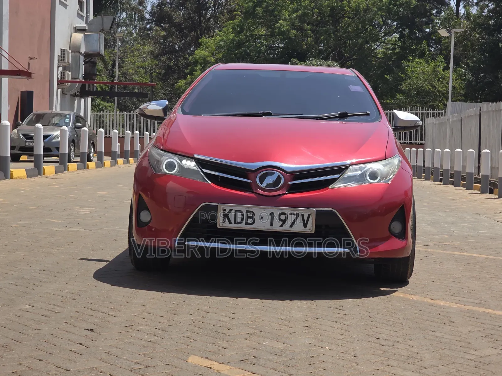Toyota Auris 2013 Maroon