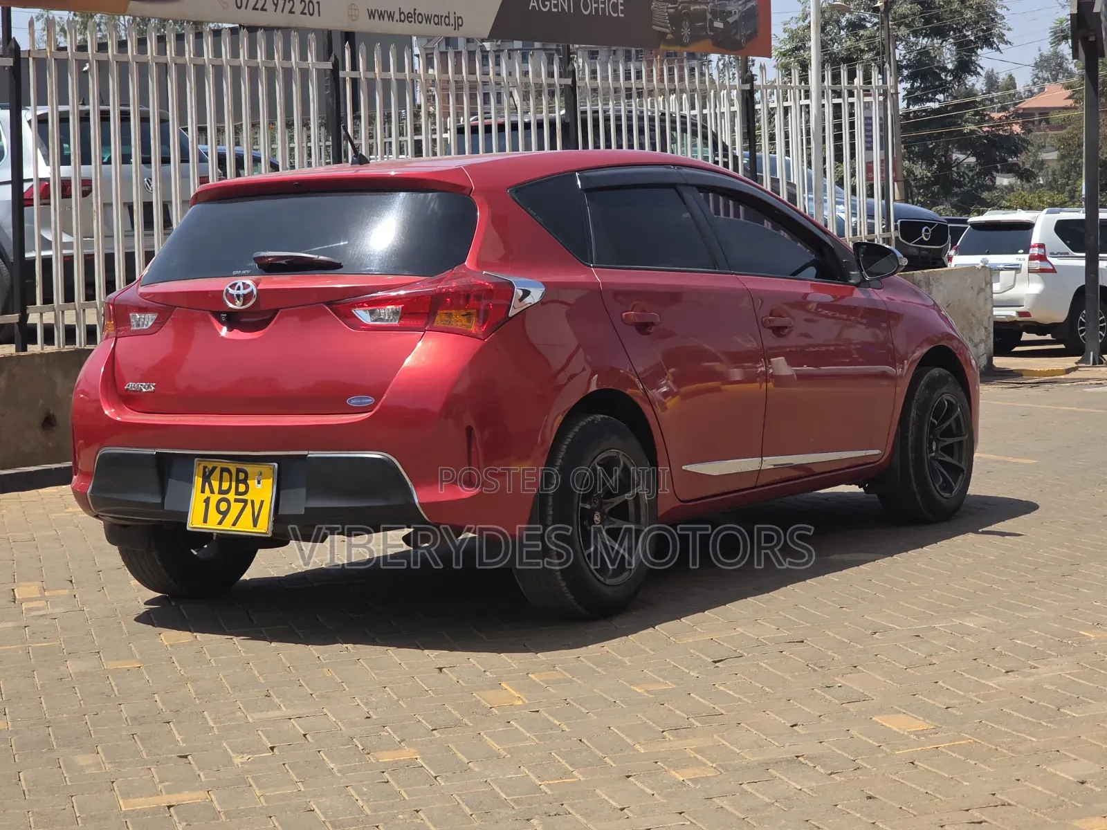Toyota Auris 2013 Maroon