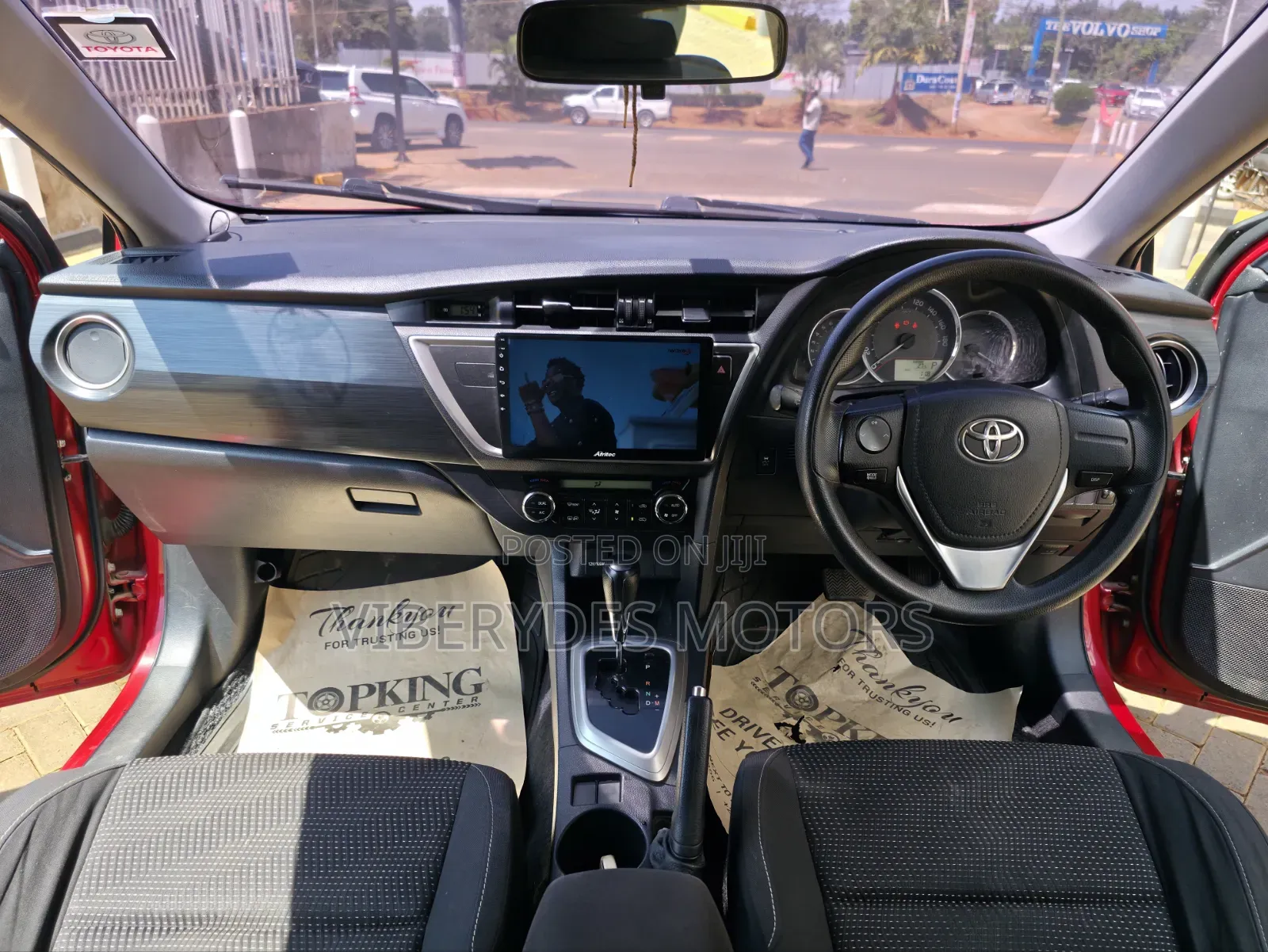 Toyota Auris 2013 Maroon