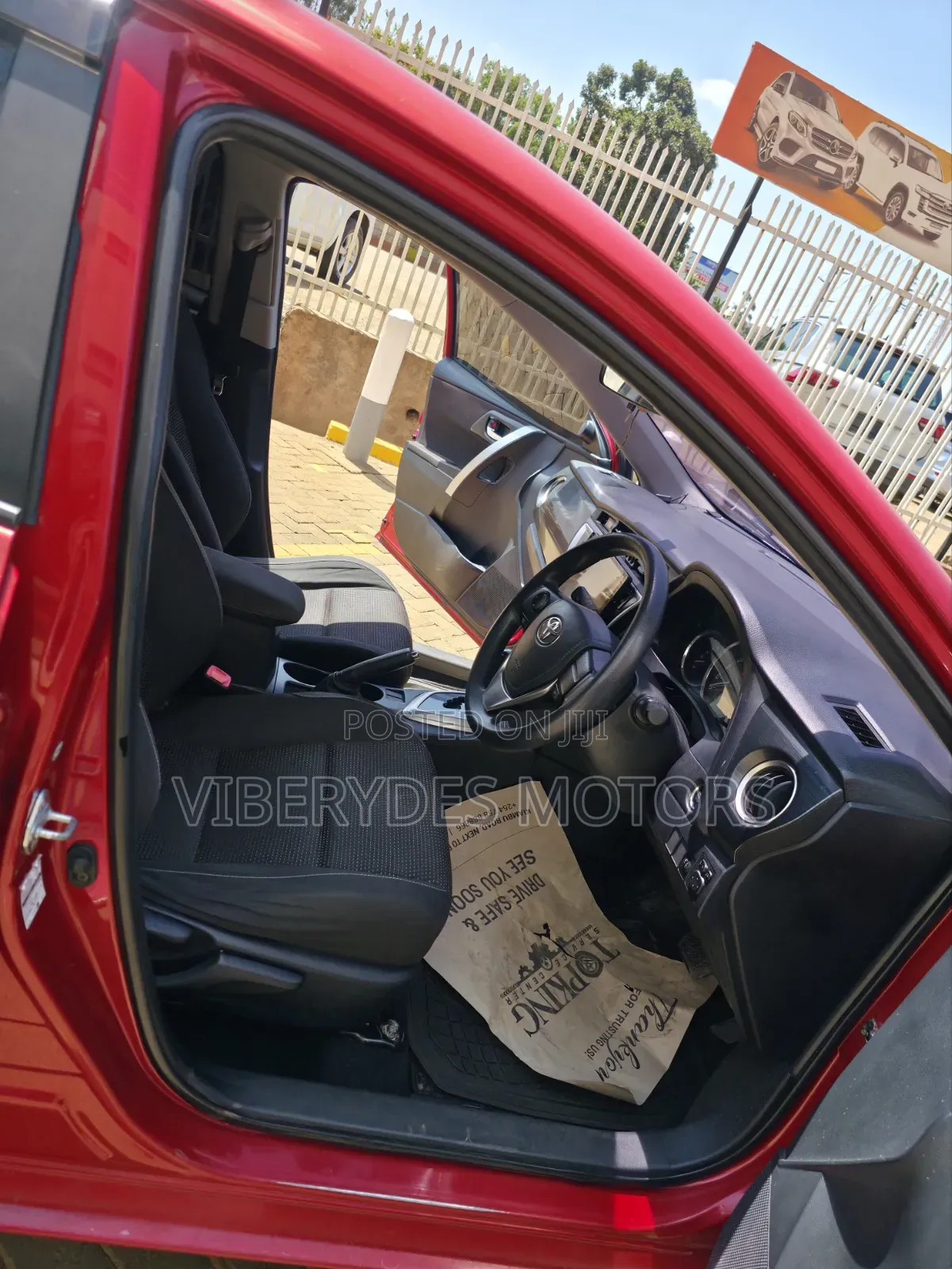 Toyota Auris 2013 Maroon