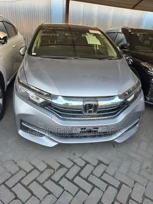 Honda Fit Shuttle 2019 Silver