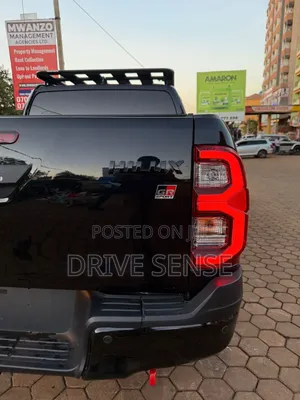 Toyota Hilux 2023 Black