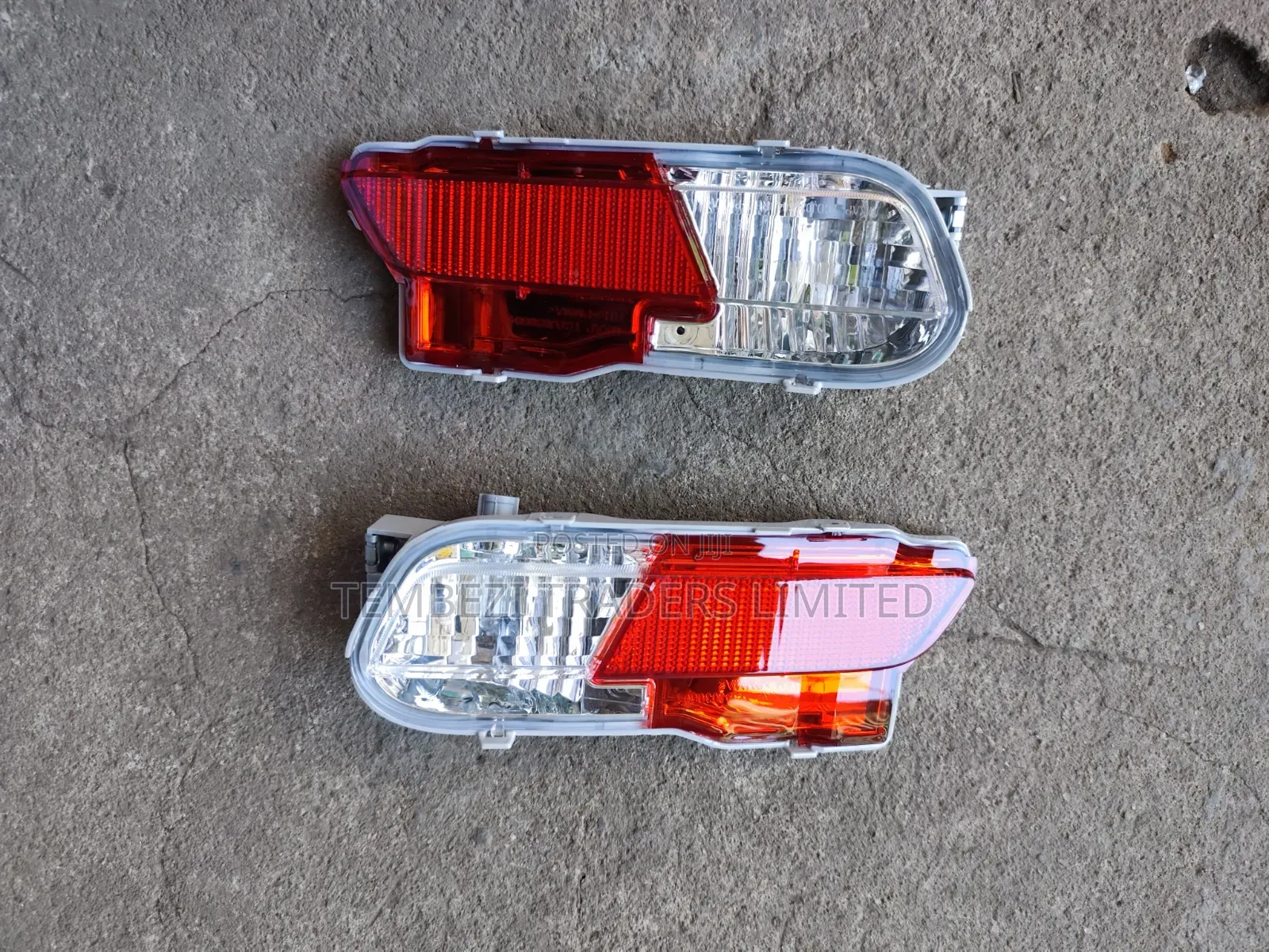 Toyota Caldina Chopper Rear Bumper Reflectors