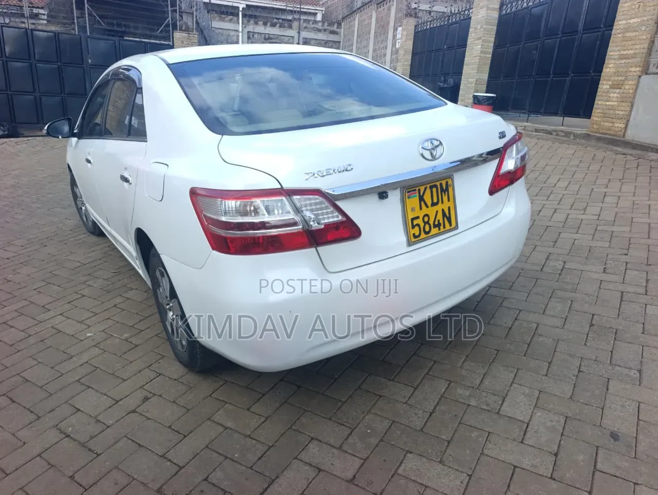 Toyota Premio 2018 White