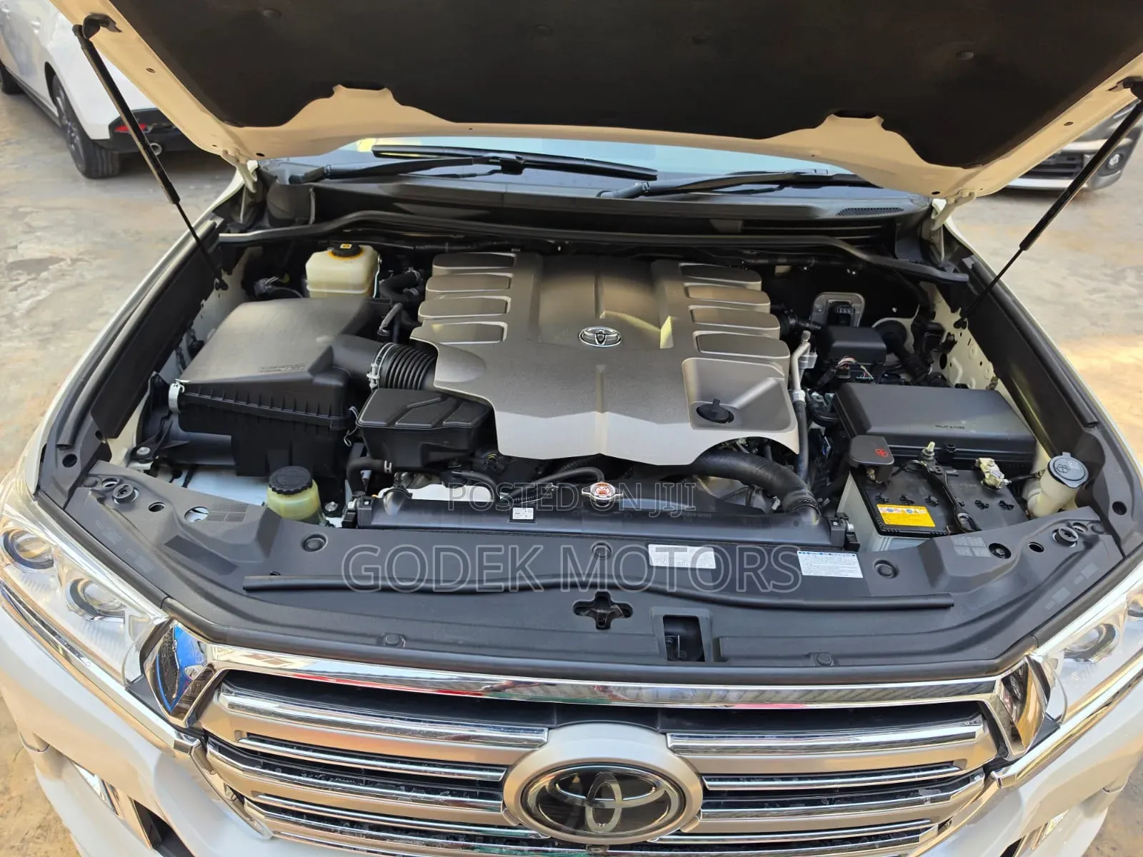 Toyota Land Cruiser 2020 White