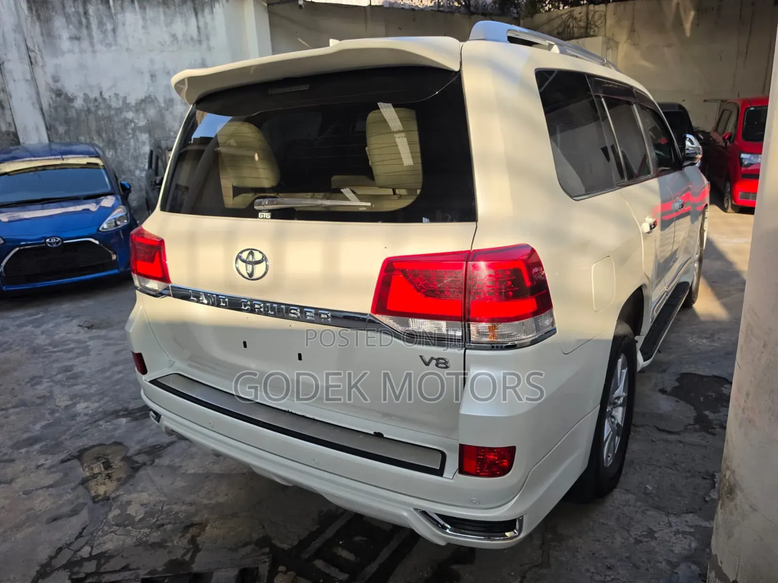 Toyota Land Cruiser 2020 White