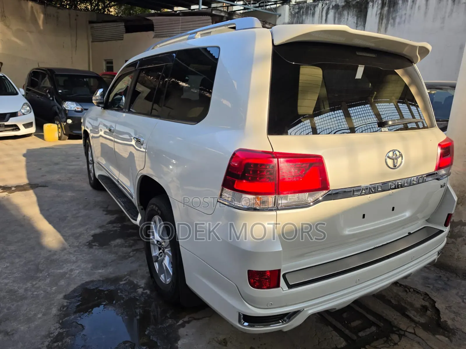 Toyota Land Cruiser 2020 White