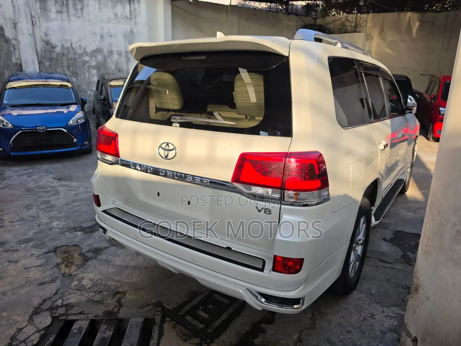 Toyota Land Cruiser 2020 White