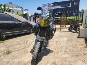 Yamaha 2022 Blue