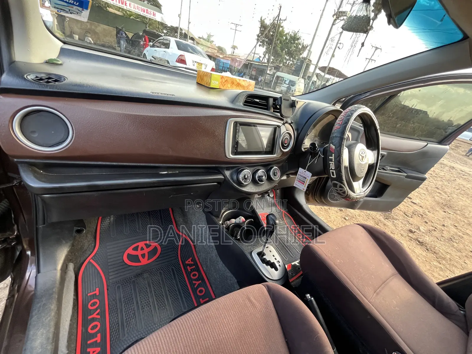 Toyota Vitz 1.0 FWD 5dr 2011 Brown