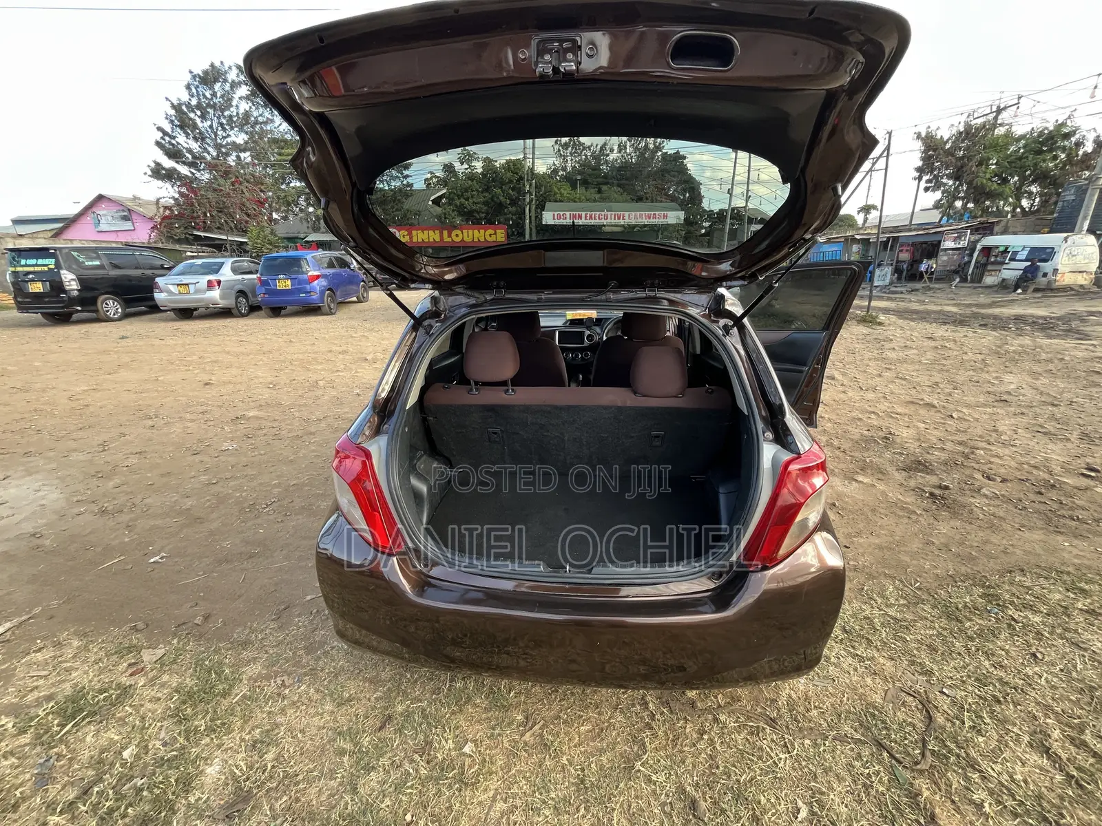 Toyota Vitz 1.0 FWD 5dr 2011 Brown