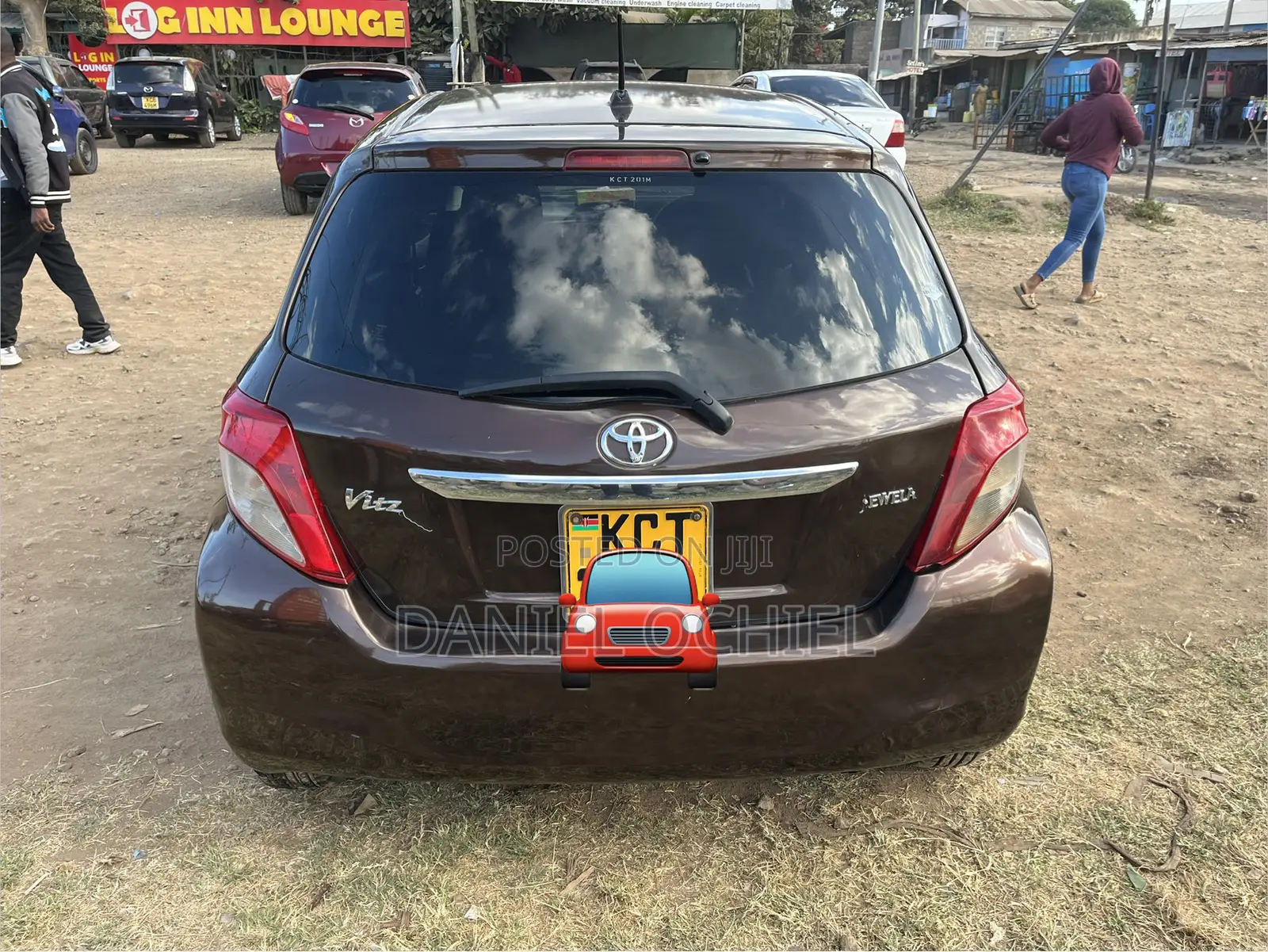 Toyota Vitz 1.0 FWD 5dr 2011 Brown