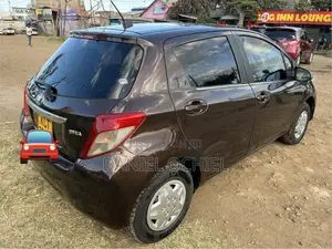 Toyota Vitz 1.0 FWD 5dr 2011 Brown