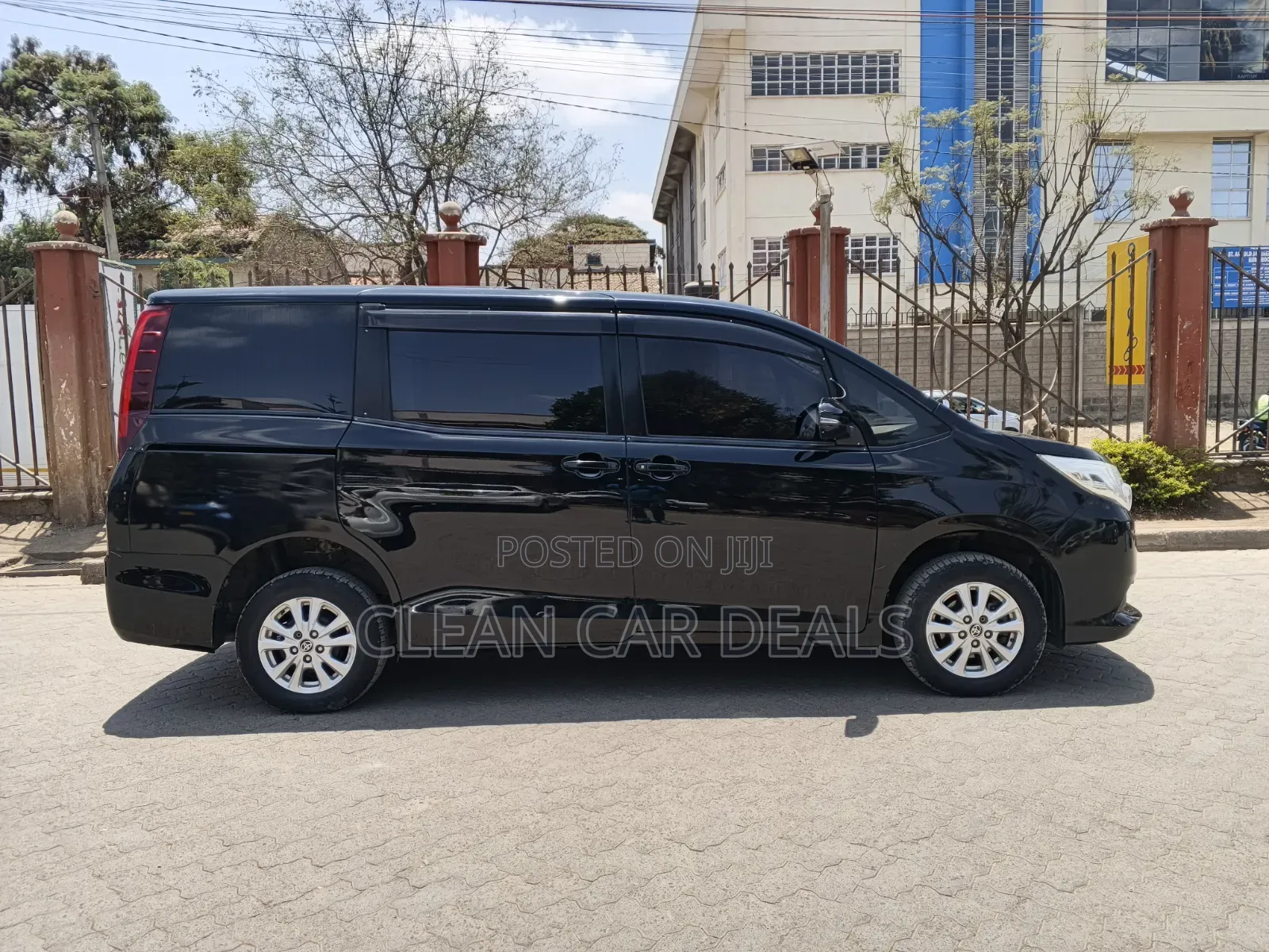 Toyota Noah 2018 Black