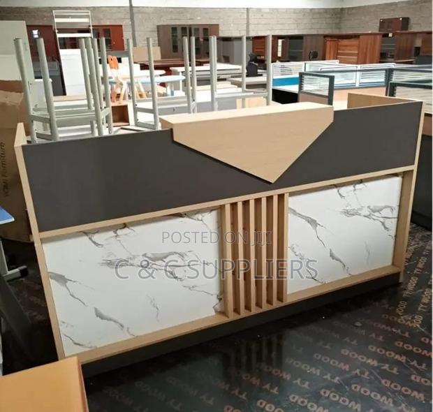 2M Reception Desk - thumbnail 3
