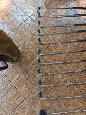 Vintage 90s - 2000s Spalding Ronan Rafferty Golf Set (Height Adjusted)