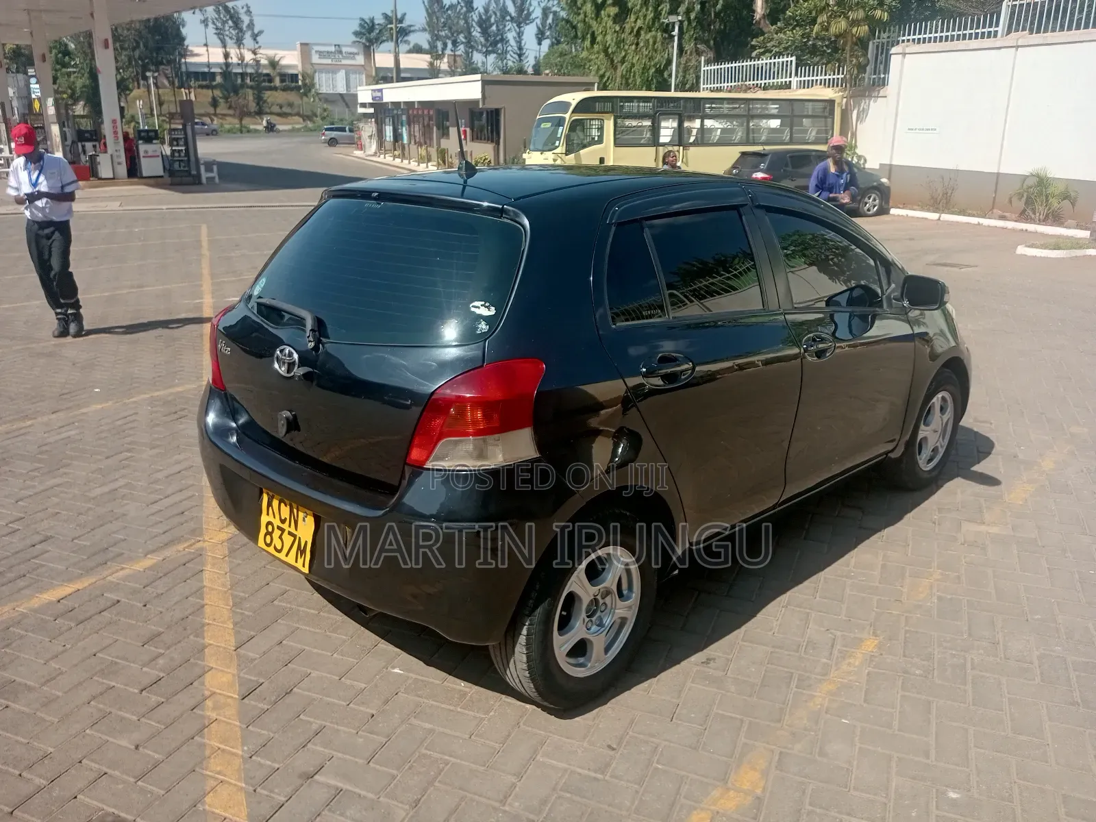 Toyota Vitz 1.3 FWD 5dr 2010 Black