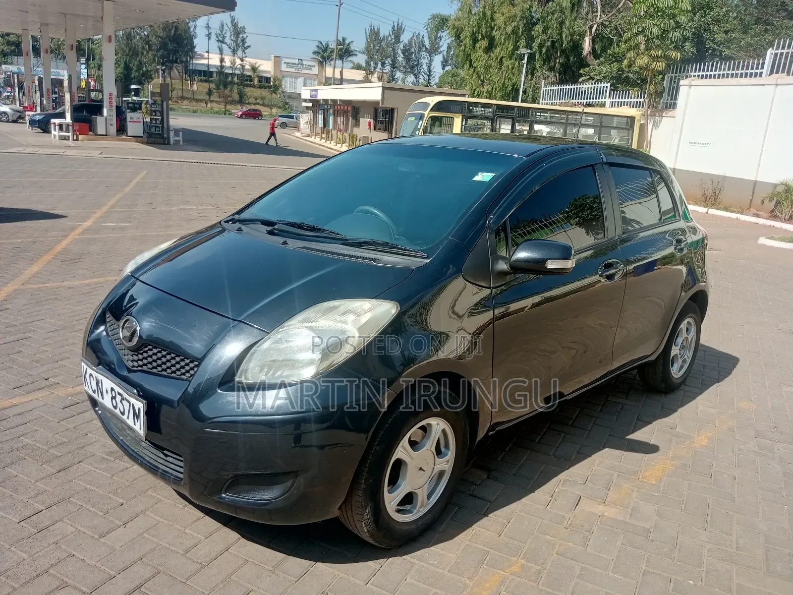 Toyota Vitz 1.3 FWD 5dr 2010 Black