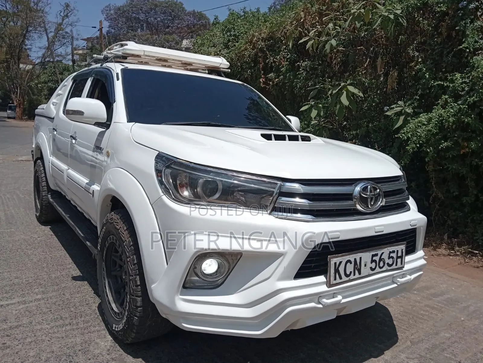 Toyota Hilux 2011 Off white