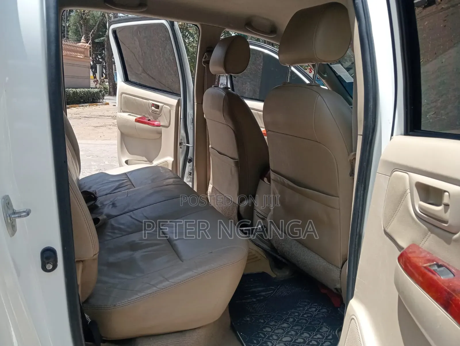 Toyota Hilux 2011 Off white