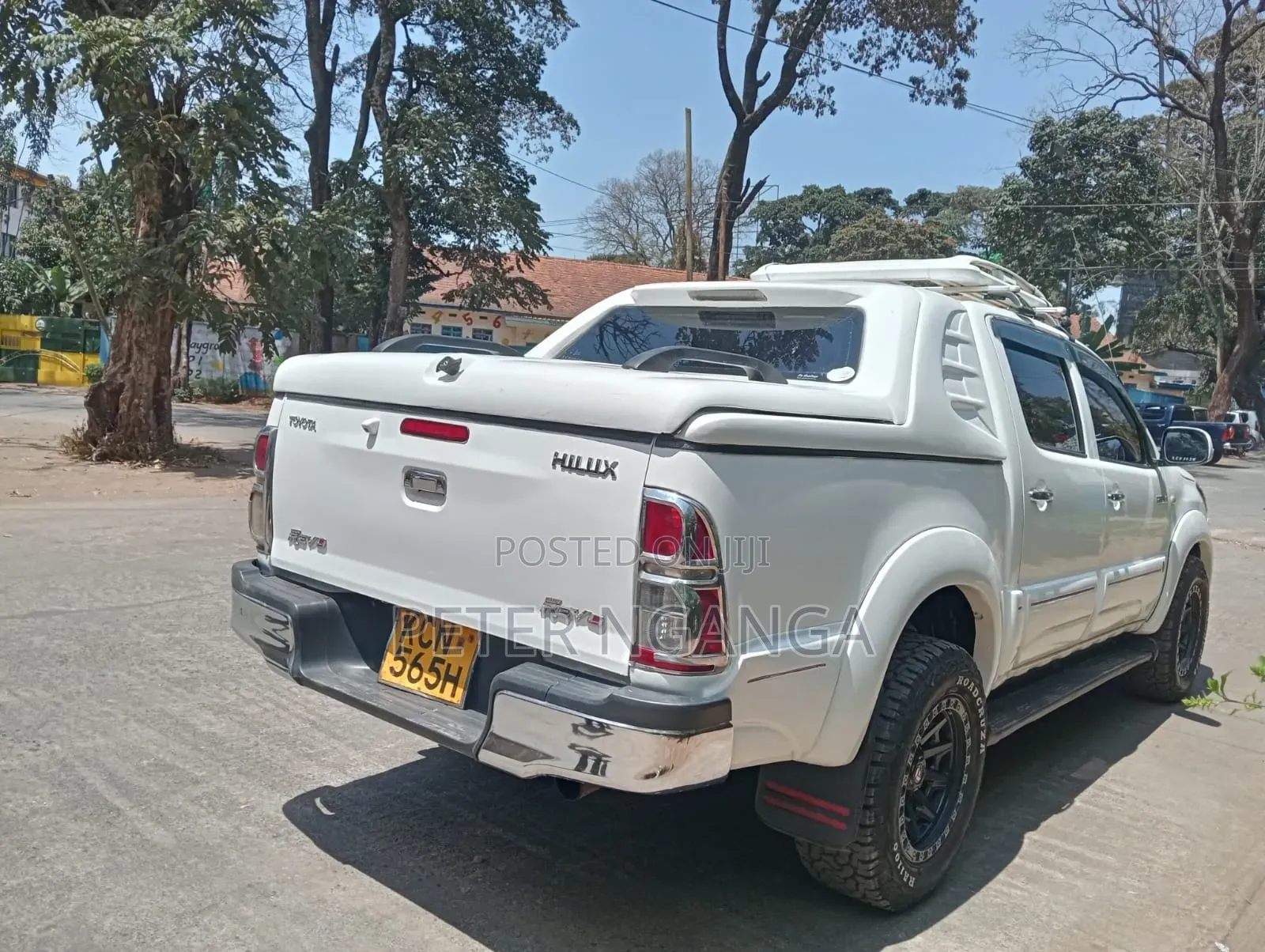 Toyota Hilux 2011 Off white