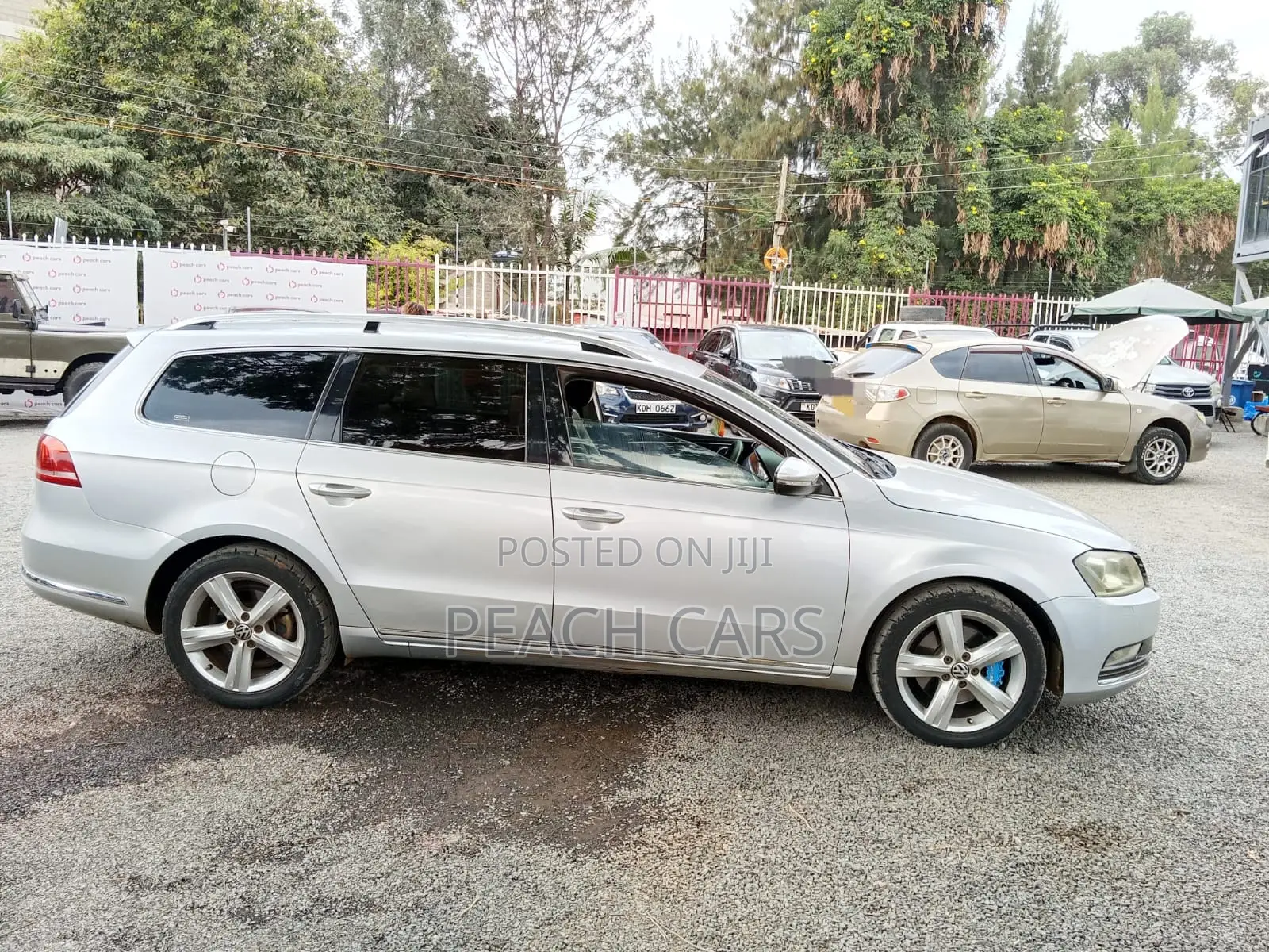 Volkswagen Passat 2011 Silver