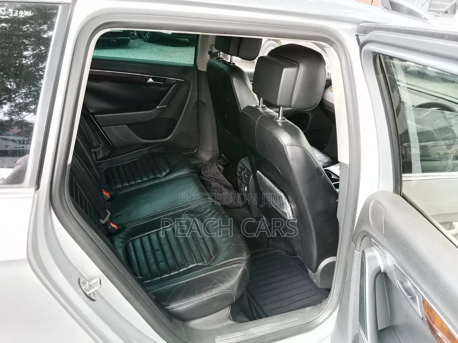 Volkswagen Passat 2011 Silver