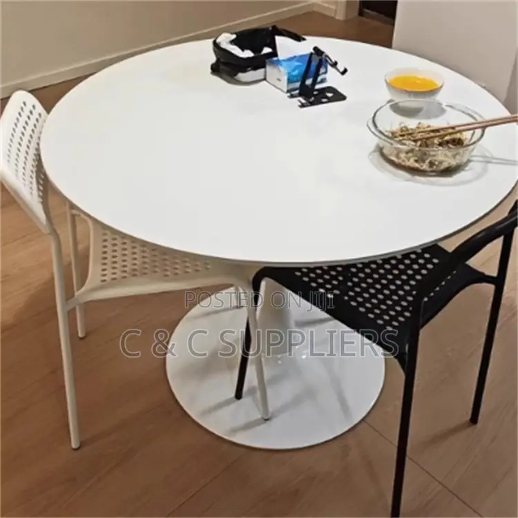 Round Tulip Dining Table-White & Black