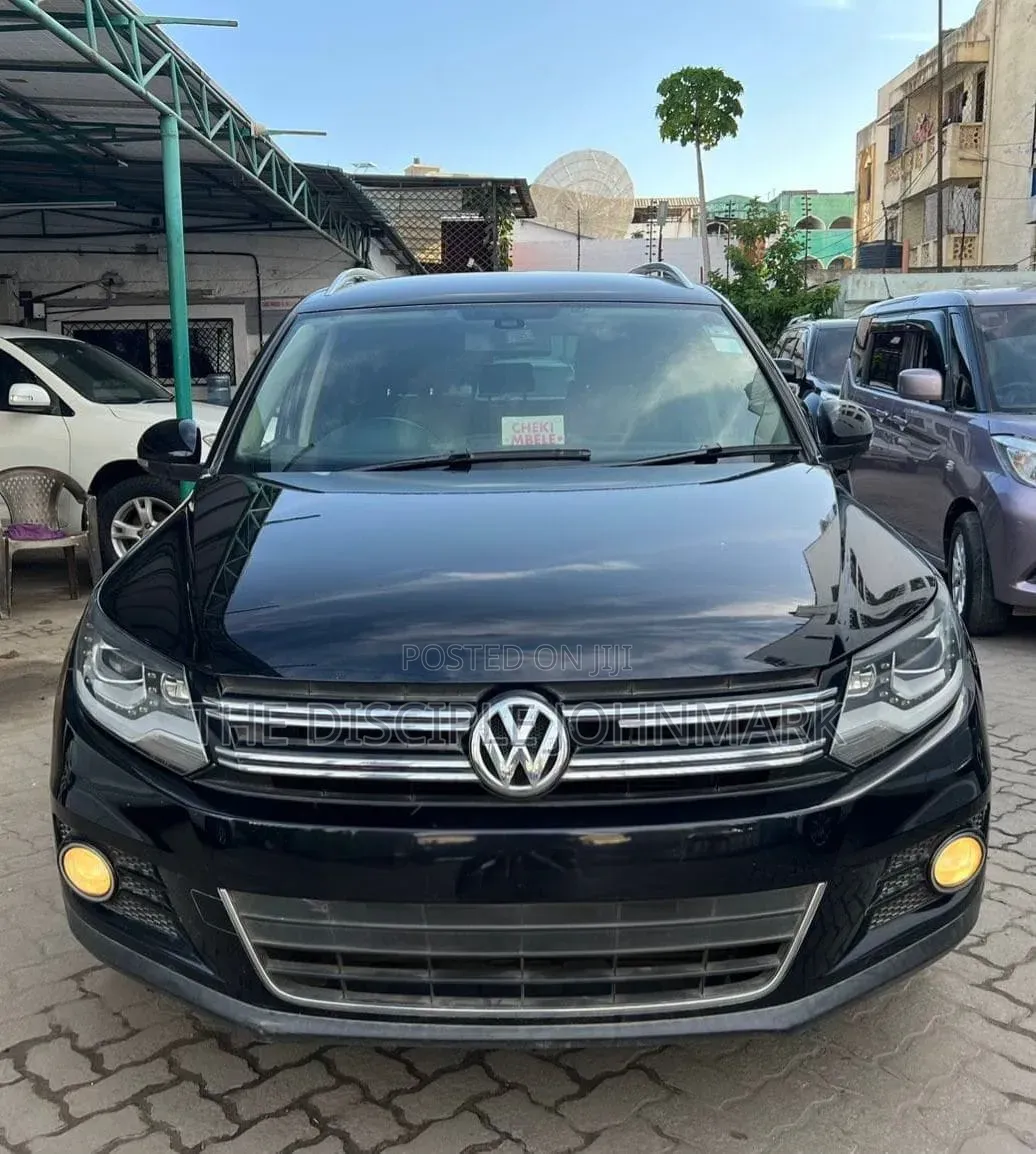 Volkswagen Tiguan 2012 Black