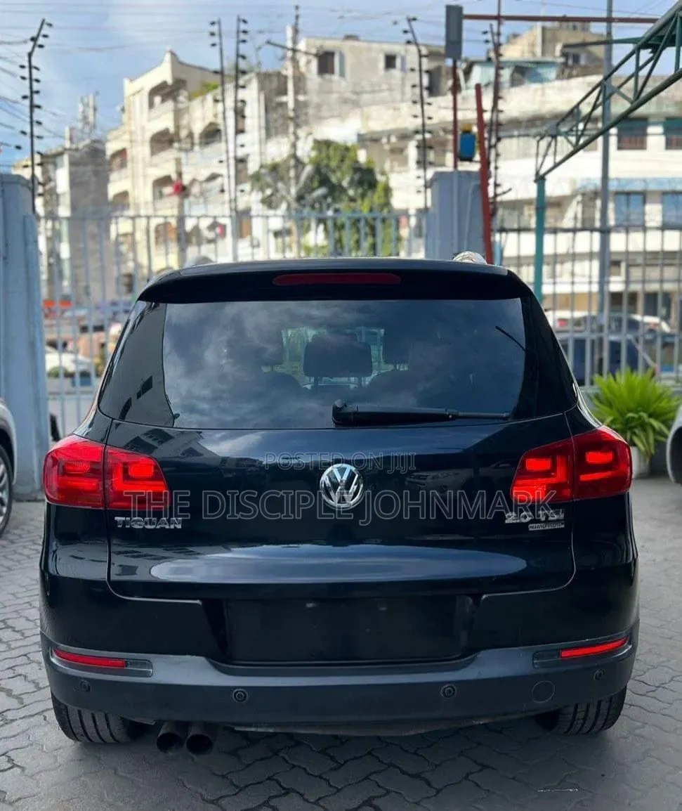 Volkswagen Tiguan 2012 Black