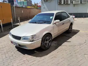 Toyota Corolla 2000 Beige