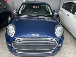 Mini Cooper 2018 Blue