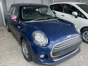 Mini Cooper 2018 Blue