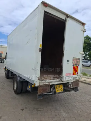 Hino Dutro 2014 White