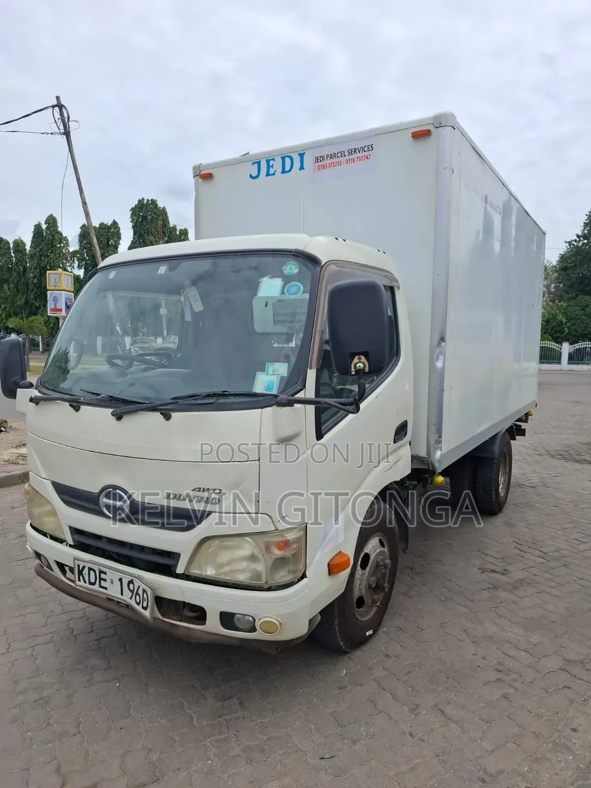 Hino Dutro 2014 White
