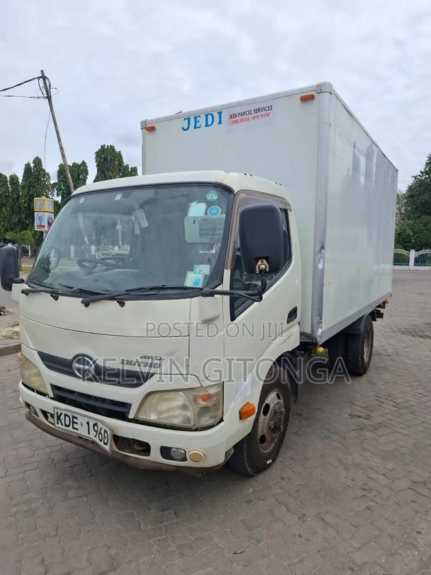 Hino Dutro 2014 White - thumbnail 5