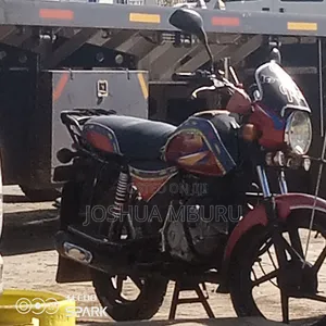 Bajaj Boxer 150 UG 2023 Red