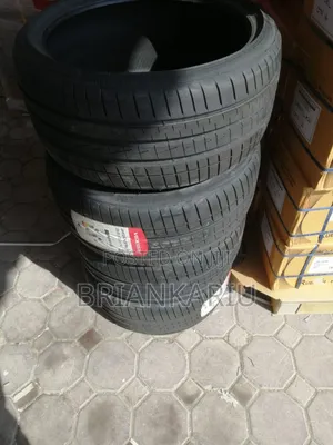 235/35r19 Vredestein Performance Tires